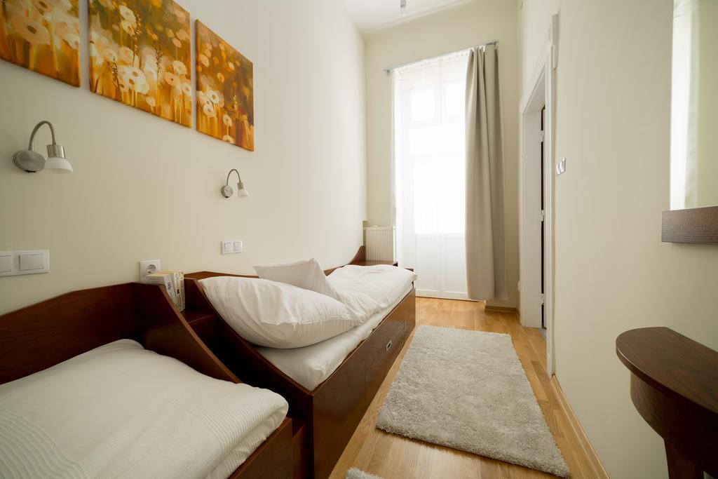 Family Buddha Apartment Budapest Bagian luar foto