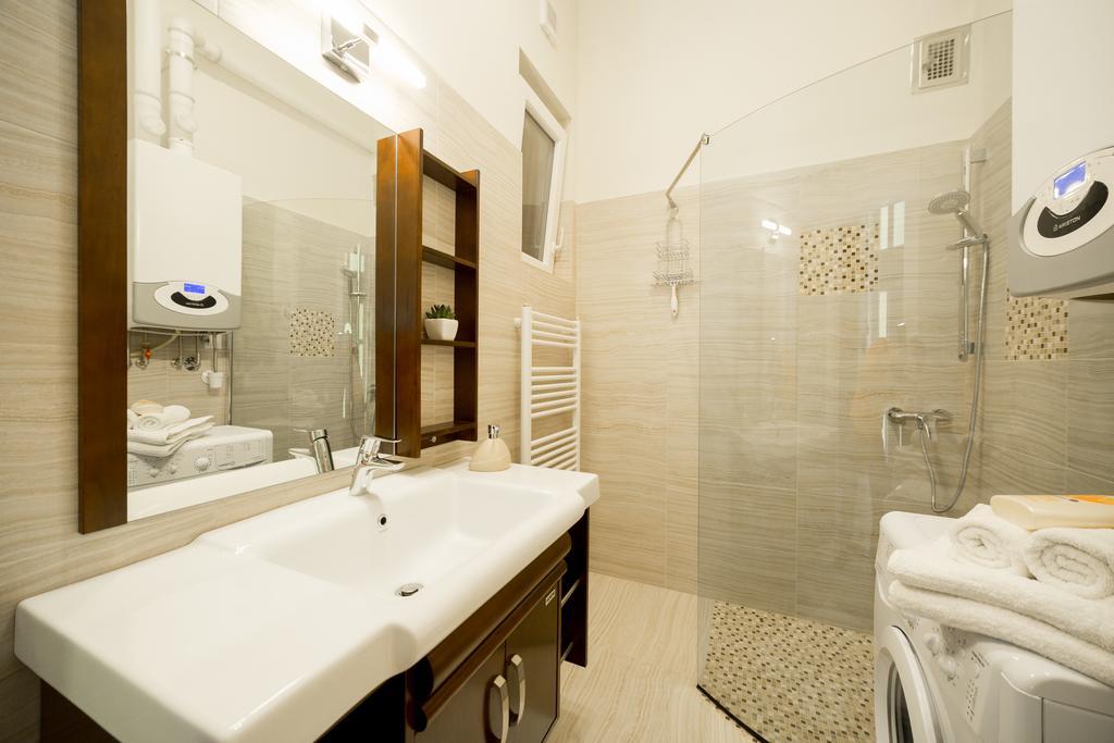 Family Buddha Apartment Budapest Bagian luar foto