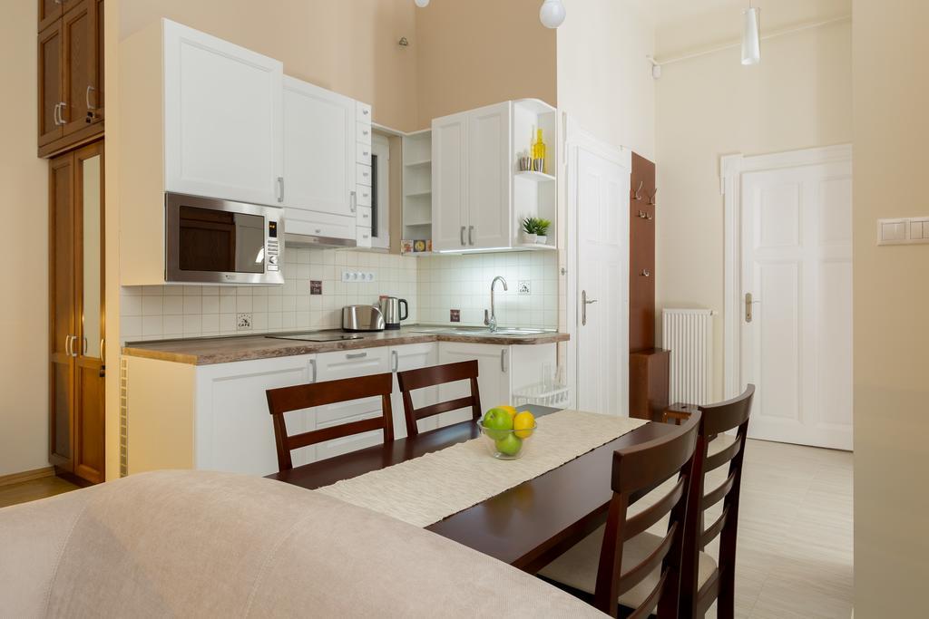 Family Buddha Apartment Budapest Bagian luar foto