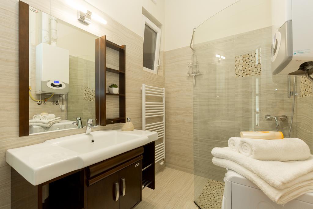 Family Buddha Apartment Budapest Bagian luar foto