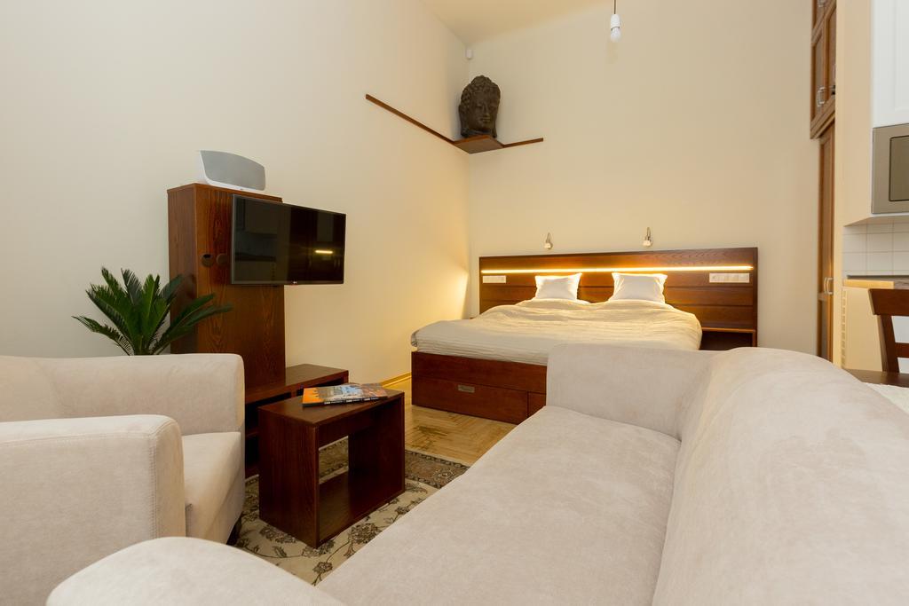 Family Buddha Apartment Budapest Bagian luar foto